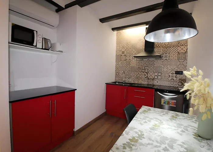 Increible Apartamento Con Terraza Al Lado De Torres De Quart