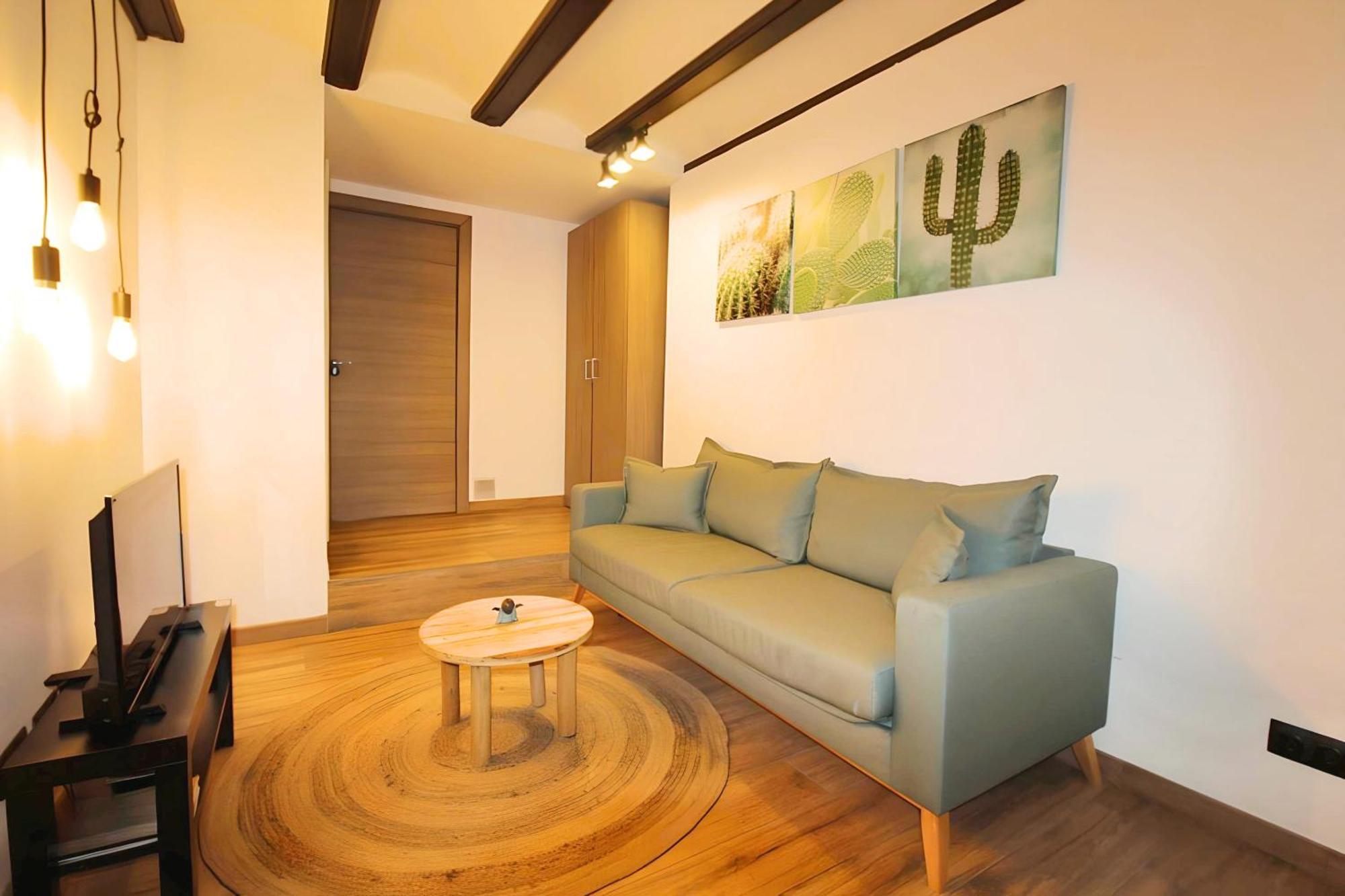 Appartement Increible Con Terraza Al Lado De Torres De Quart