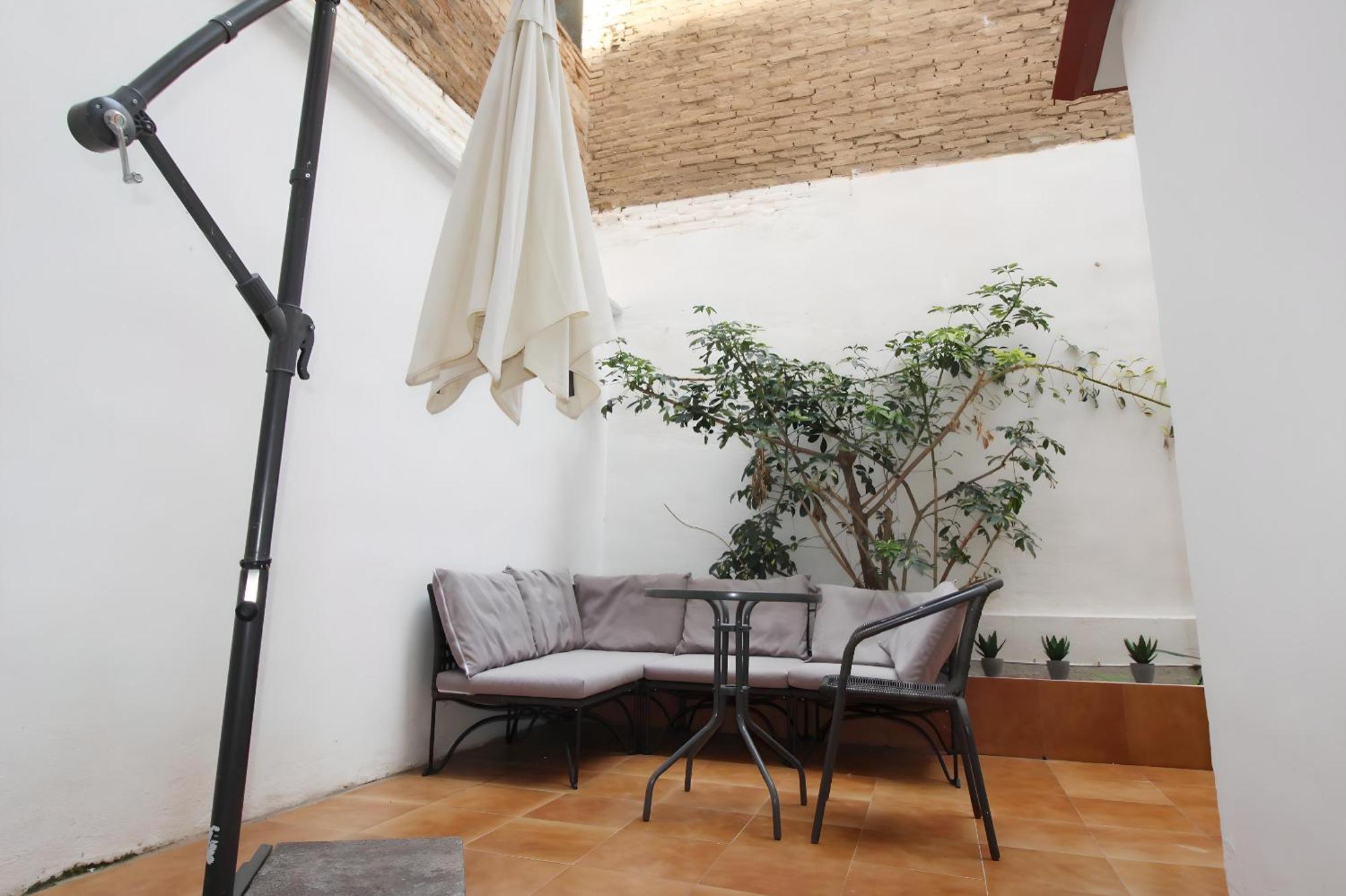 Appartement Increible Con Terraza Al Lado De Torres De Quart